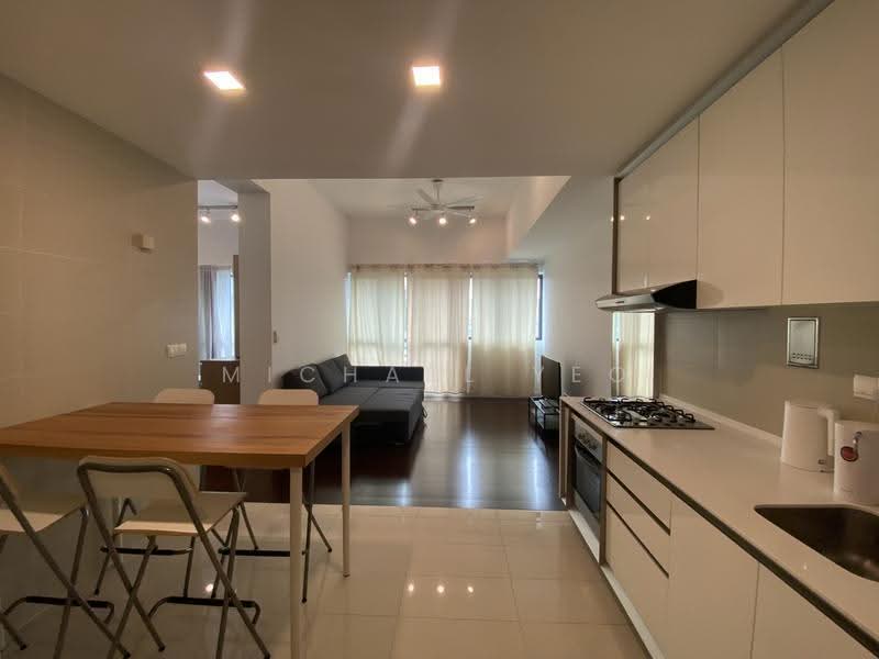 Kediaman Servis untuk Dijual di Setia SKY Residences - Michael Yeo - Living - PropertyGuru.com.my