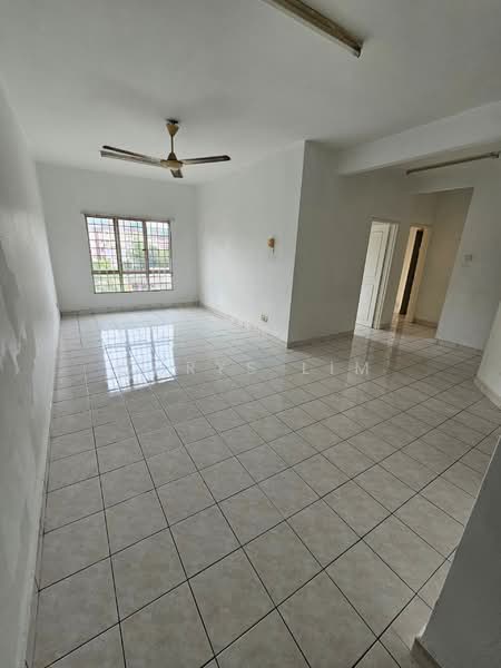 Pangsapuri untuk Disewa di Pangsapuri Seroja - Chrys Lim - Living Room - PropertyGuru.com.my