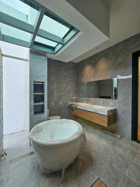 Rumah Berkembar untuk Dijual di Taman Molek (Johor Bahru) - Edward Siow - Bathroom - PropertyGuru.com.my