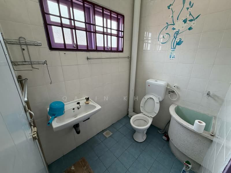 Semi-Detached House for Sale in Bercham (Ipoh) - Qazin Khoo - Bathroom - PropertyGuru.com.my