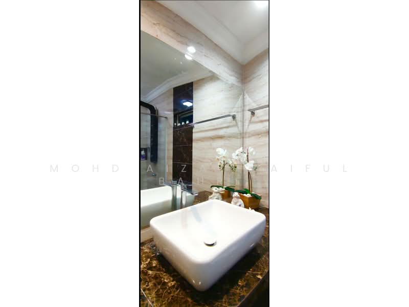 Semi-Detached House for Sale in Bandar Baru Bangi (Selangor) - Mohd Aizat Saiful Bahri - Bathroom - PropertyGuru.com.my