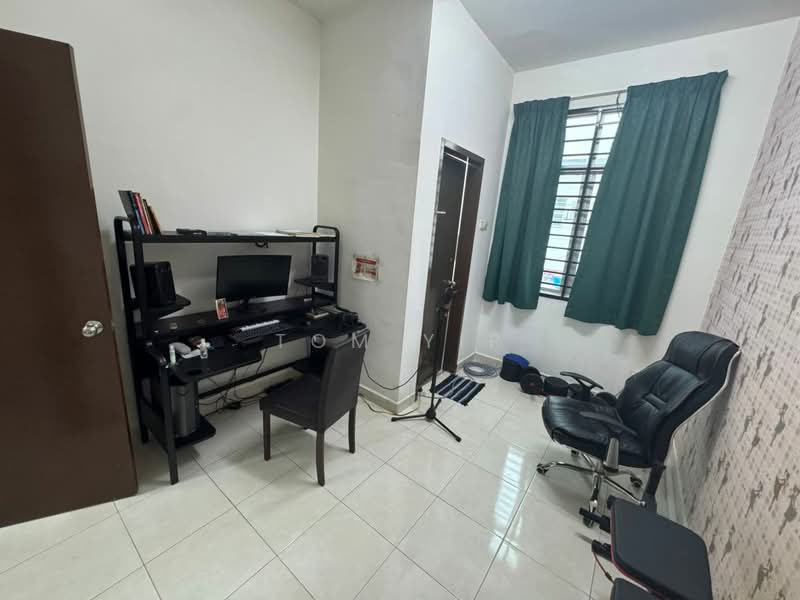 Rumah Teres 2 Tingkat untuk Dijual di Bandar Baru Puncak Alam (Puncak Alam) - Tom Yip - Study - PropertyGuru.com.my