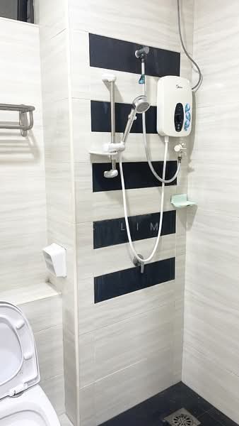 Servis Apartment untuk Disewa di D'Summit Residences - CK Lim - Bathroom - PropertyGuru.com.my