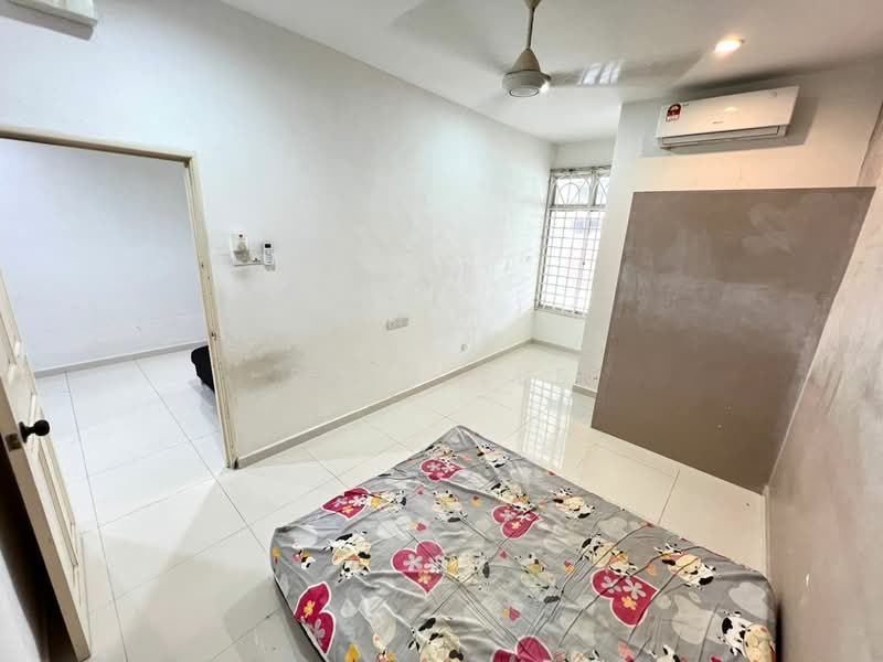 1-storey Terraced House for Sale in Taman Megah Ria (Masai) - Eric Tee - Bedroom - PropertyGuru.com.my