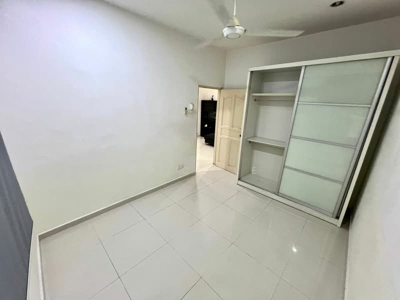 1-storey Terraced House for Sale in Taman Megah Ria (Masai) - Eric Tee - Bedroom - PropertyGuru.com.my