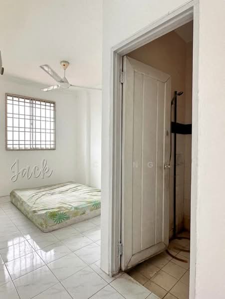 Pangsapuri untuk Dijual di Widuri Apartment - Jack Ng - Bedroom - PropertyGuru.com.my