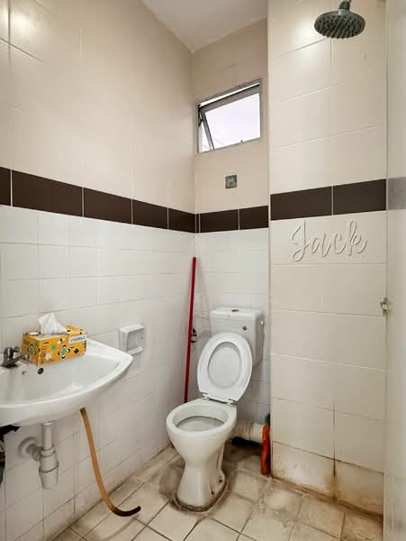 Pangsapuri untuk Dijual di Widuri Apartment - Jack Ng - Bathroom - PropertyGuru.com.my