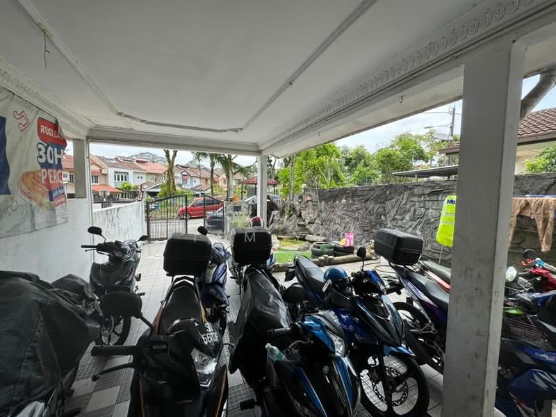 2-storey Terraced House for Sale in Seksyen 9 (Shah Alam) - Tom Yip - Exterior - PropertyGuru.com.my
