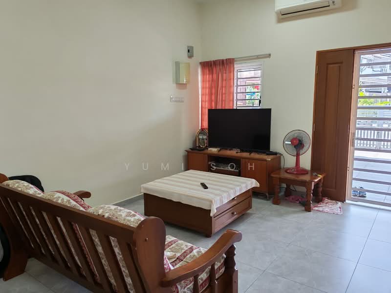 1-storey Terraced House for Sale in Taman Midah (Cheras) - Yumi Soh - Living Room - PropertyGuru.com.my
