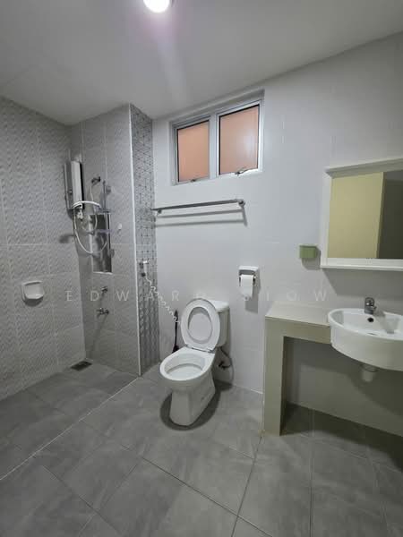 Apartment for Sale at Austin Suites (Permata Austin) - Edward Siow - Bathroom - PropertyGuru.com.my