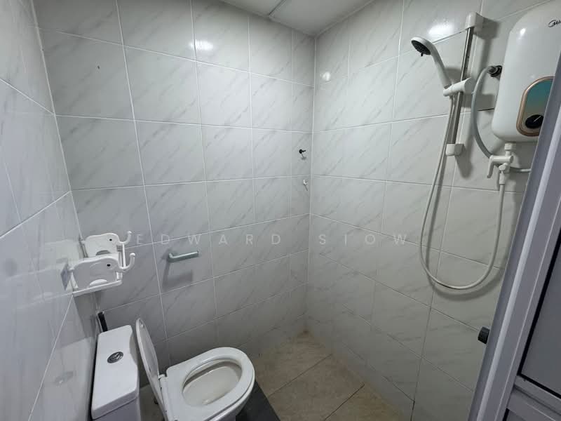 Rumah Teres 1 Tingkat untuk Disewa di Johor Bahru (Johor) - Edward Siow - Bathroom - PropertyGuru.com.my