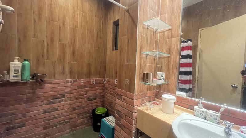 Bungalow for Sale in Saujana Villa (Kajang) - Denver Sin - Bathroom - PropertyGuru.com.my