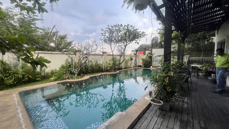 Bungalow for Sale in Saujana Villa (Kajang) - Denver Sin - Pool - PropertyGuru.com.my