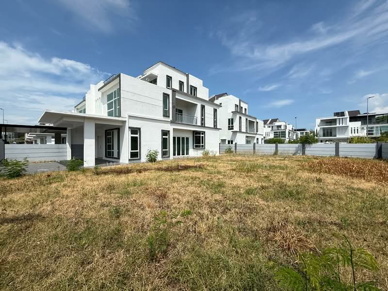 Semi-Detached House for Sale in Taman Klebang Utama (Klebang) - Wesley Tan - Exterior - PropertyGuru.com.my