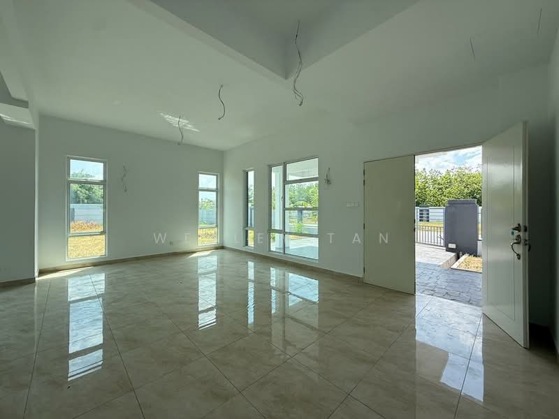 Semi-Detached House for Sale in Taman Klebang Utama (Klebang) - Wesley Tan - Living Room - PropertyGuru.com.my