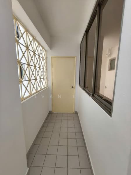 Condominium for Sale at Kelana D'Putera - Ivan Kok - Corridor - PropertyGuru.com.my
