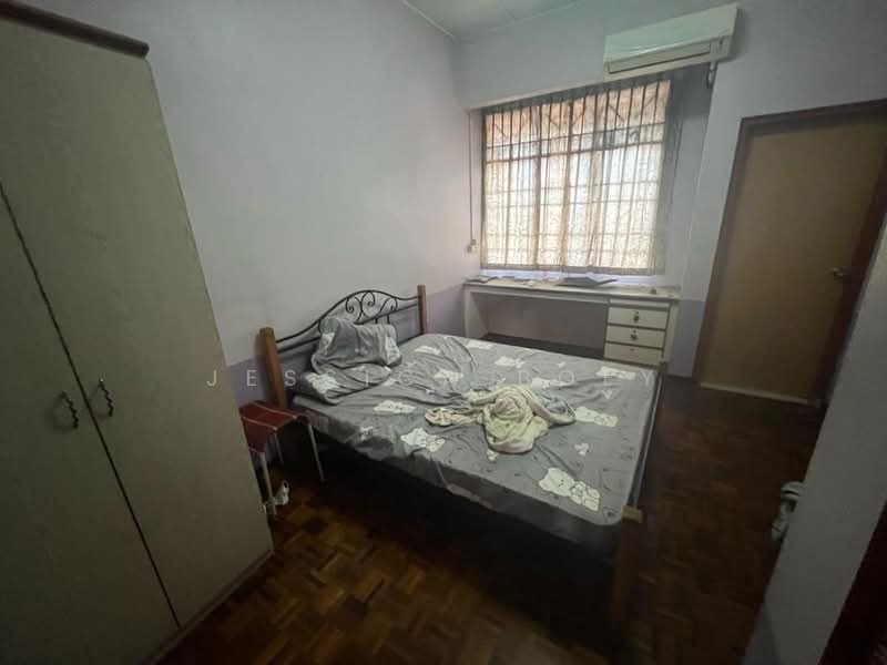 2-storey Terraced House for Sale in Taman Johor Jaya (Johor Bahru) - Jessica Boey - Bedroom - PropertyGuru.com.my
