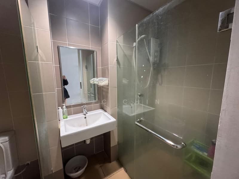 Servis Apartment untuk Disewa di Centrestage Designer Suite - Eric Chin - Bathroom - PropertyGuru.com.my