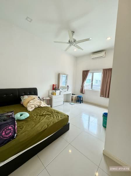 Semi-Detached House for Sale in Ambang Botanic (Klang) - Reilynn Tue - Bedroom - PropertyGuru.com.my