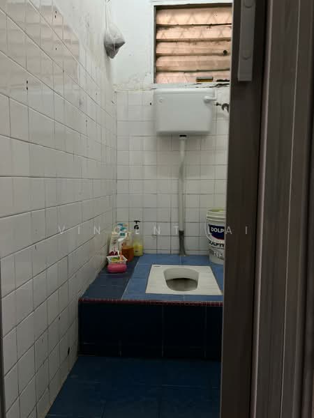Apartment for Sale at Taman Jinjang Baru Kos Sederhana Apartment - Vincent Lai - Bathroom - PropertyGuru.com.my