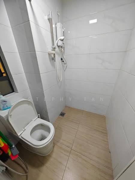 Service Residence for Sale at Country Garden Central Park - Stephy Tan - Bathroom - PropertyGuru.com.my