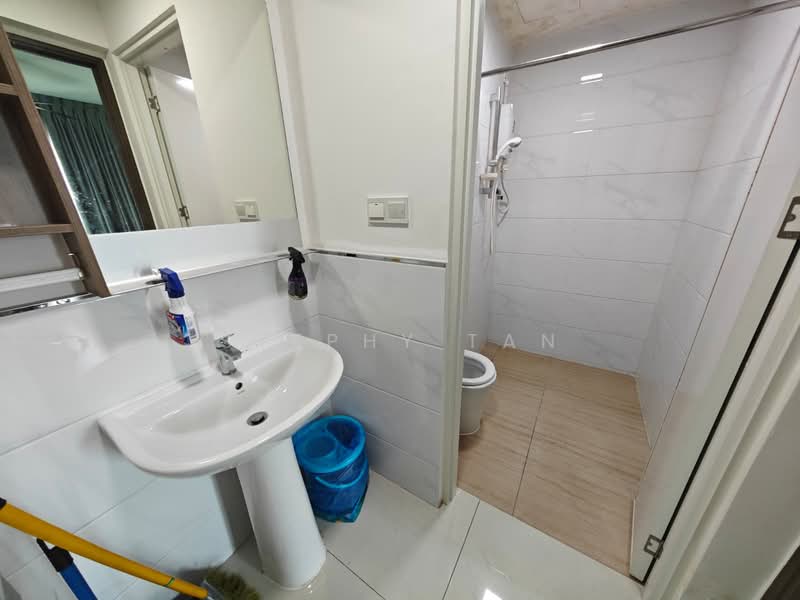 Service Residence for Sale at Country Garden Central Park - Stephy Tan - Bathroom - PropertyGuru.com.my