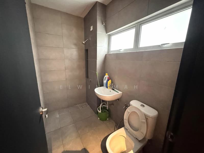 Rumah Teres 2 Tingkat untuk Dijual di Kota Emerald (Rawang) - Elwin Mah - Bathroom - PropertyGuru.com.my