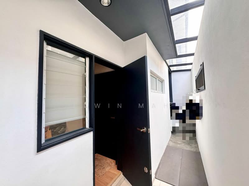 Rumah Teres 2 Tingkat untuk Dijual di Kota Emerald (Rawang) - Elwin Mah - Entrance - PropertyGuru.com.my