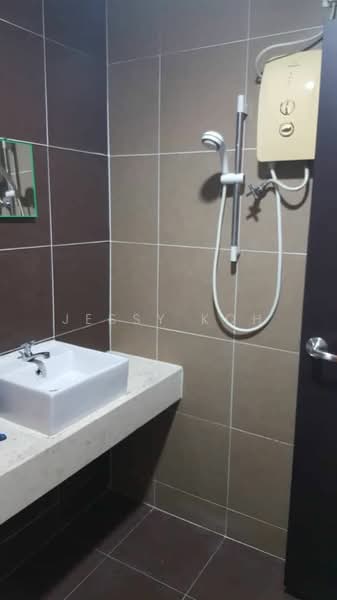 Servis Apartment untuk Disewa di D'Inspire Residence (Inspira Bestari) - Jessy Koh - Bathroom - PropertyGuru.com.my