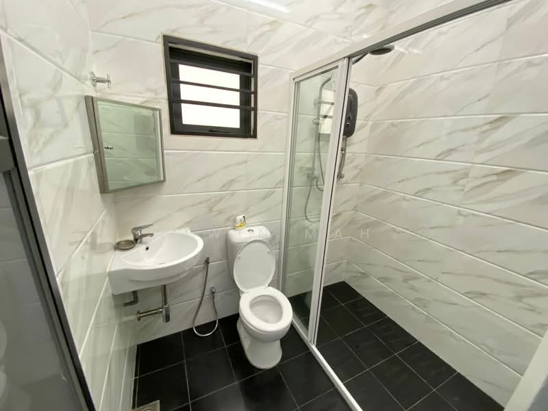 Bungalow for Sale in Bukit Beruntung (Serendah) - Elwin Mah - Bathroom - PropertyGuru.com.my