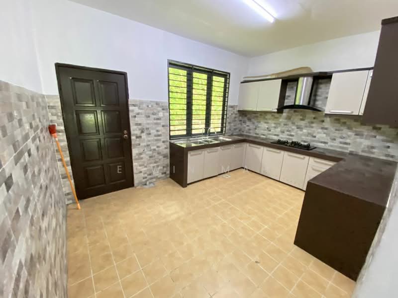 Bungalow for Sale in Bukit Beruntung (Serendah) - Elwin Mah - Kitchen - PropertyGuru.com.my