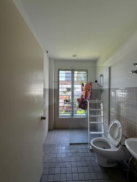 Bungalow House for Sale in Ampang Hilir (Ampang) - Yoong CF - Bathroom - PropertyGuru.com.my