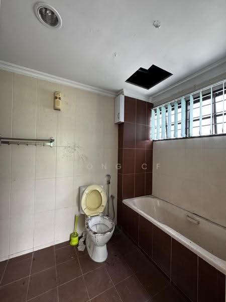 Bungalow House for Sale in Ampang Hilir (Ampang) - Yoong CF - Bathroom - PropertyGuru.com.my
