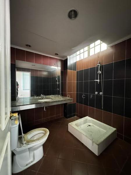 Bungalow House for Sale in Ampang Hilir (Ampang) - Yoong CF - Bathroom - PropertyGuru.com.my