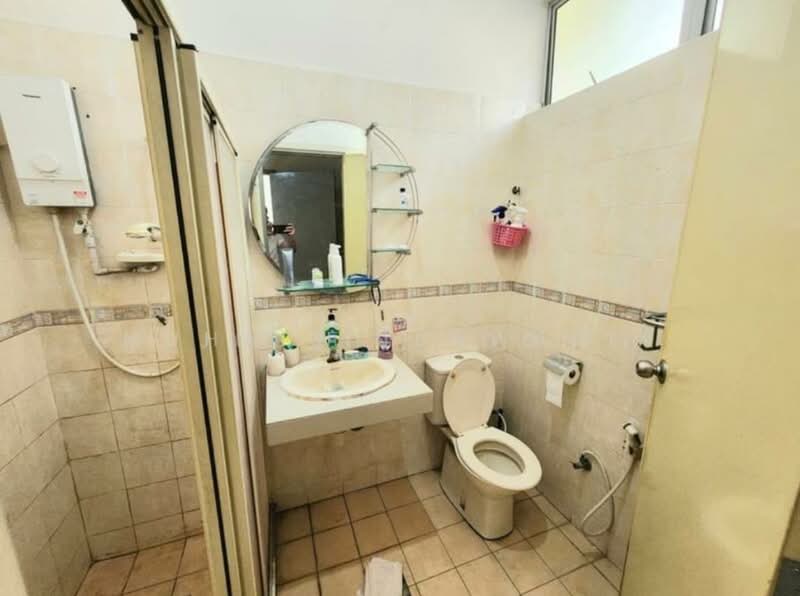 1-storey Terraced House for Sale in Taman Tun Dr Ismail (Kuala Lumpur) - muharni sawarin - Bathroom - PropertyGuru.com.my