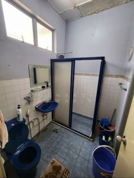 1-storey Terraced House for Sale in Taman Tun Dr Ismail (Kuala Lumpur) - muharni sawarin - Bathroom - PropertyGuru.com.my