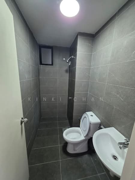 Service Residence for Sale at Majestic Maxim - KINKI CHAN - Bathroom - PropertyGuru.com.my
