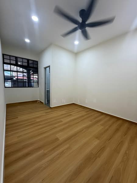 Rumah Teres 1.5 Tingkat untuk Dijual di Taman Perling (Perling) - Alan Ler - Interior - PropertyGuru.com.my
