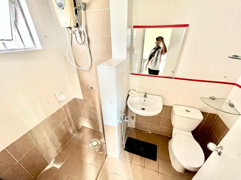 Kondominium untuk Dijual di Fortune Park (Suria Perdana) - Aqillah Razali - Bathroom - PropertyGuru.com.my
