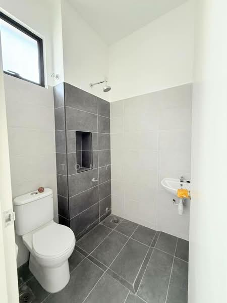 2-storey Terraced House for Rent in Ulu Tiram (Johor) - Tony Lim - Bathroom - PropertyGuru.com.my