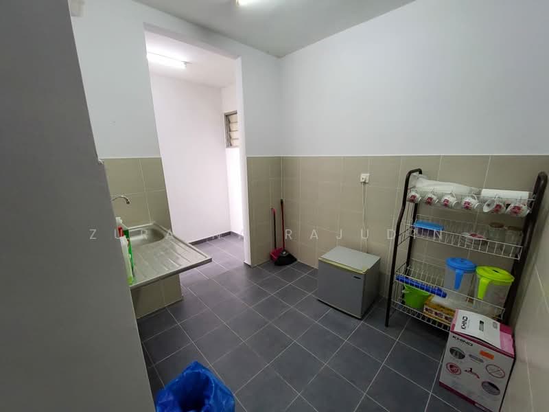 Pangsapuri untuk Dijual di Residensi Laguna Biru 2 - Zuraina Rajudin - Kitchen - PropertyGuru.com.my