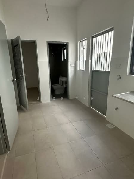 Rumah Teres 2 Tingkat untuk Dijual di Setia Utama (Setia Alam) - Jess Tee - Bathroom - PropertyGuru.com.my