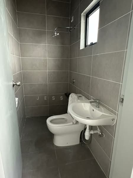 Rumah Teres 2 Tingkat untuk Dijual di Setia Utama (Setia Alam) - Jess Tee - Bathroom - PropertyGuru.com.my