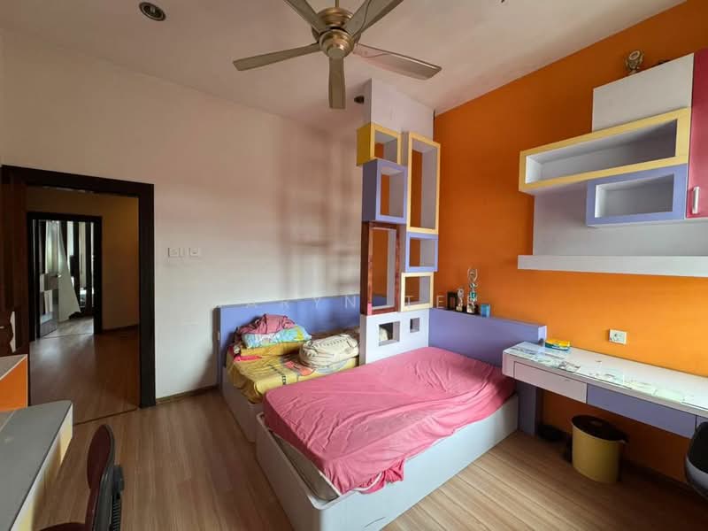 Rumah Teres 2 Tingkat untuk Dijual di Bandar Putra (Kulai) - Caryn Ter - Bedroom - PropertyGuru.com.my
