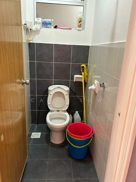 Rumah Bandar untuk Disewa di Bandar Cemerlang (Ulu Tiram) - Carol Low - Bathroom - PropertyGuru.com.my