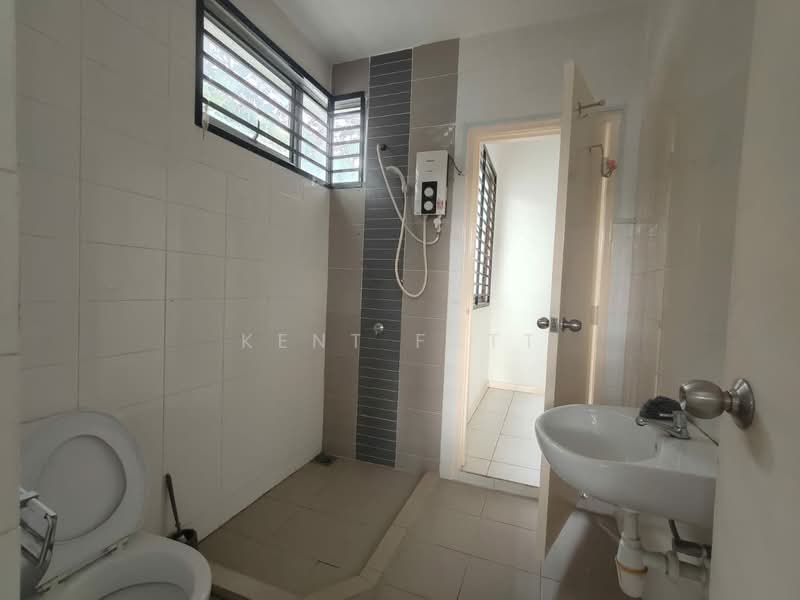 Rumah Teres 2 Tingkat untuk Disewa di TTDI Grove (Kajang) - Kent Fatt - Bathroom - PropertyGuru.com.my
