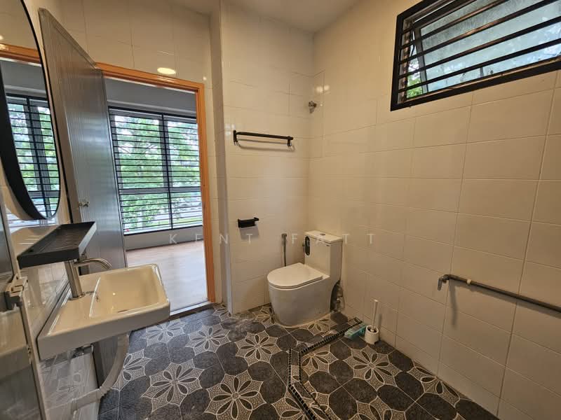 Rumah Teres 2 Tingkat untuk Disewa di TTDI Grove (Kajang) - Kent Fatt - Bathroom - PropertyGuru.com.my