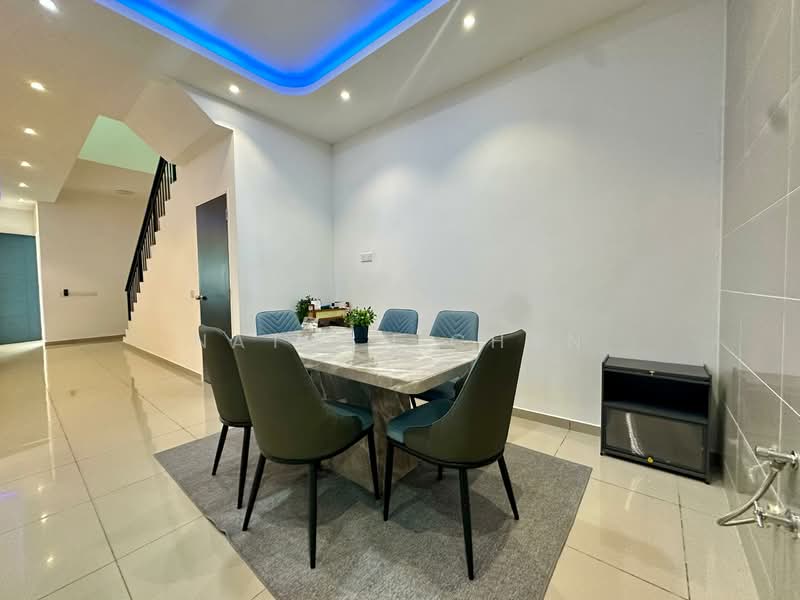 Rumah Teres 2 Tingkat untuk Dijual di Bandar Putra (Kulai) - Nathan Chan - Dining Room - PropertyGuru.com.my