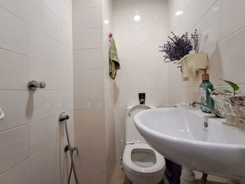 Condominium for Sale at Laman Tasik - Adi Zulkarnaen - PropertyGuru.com.my