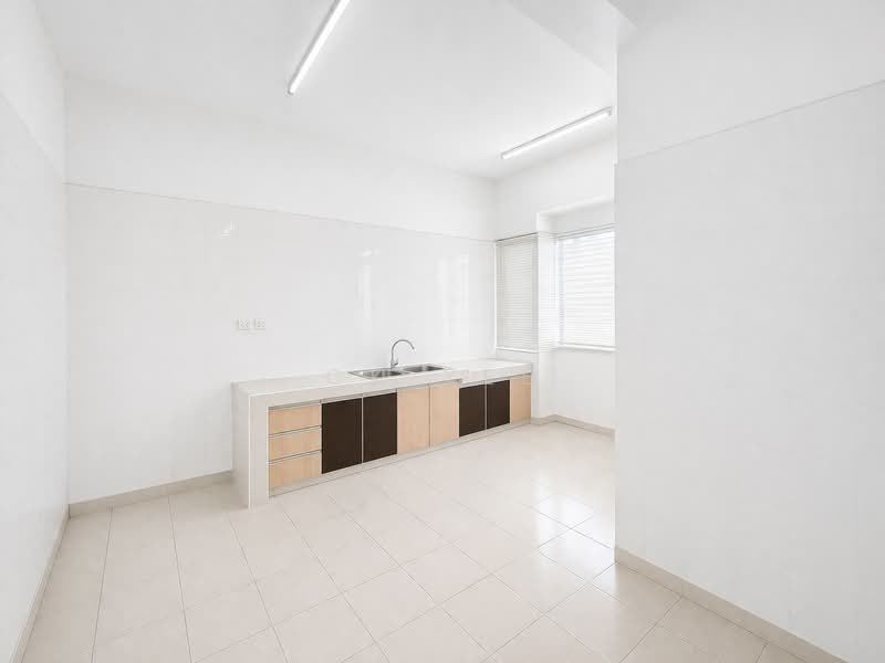 3-storey Terraced House for Rent in Taman Esplanad (Bukit Jalil) - CK Yee - Kitchen - PropertyGuru.com.my